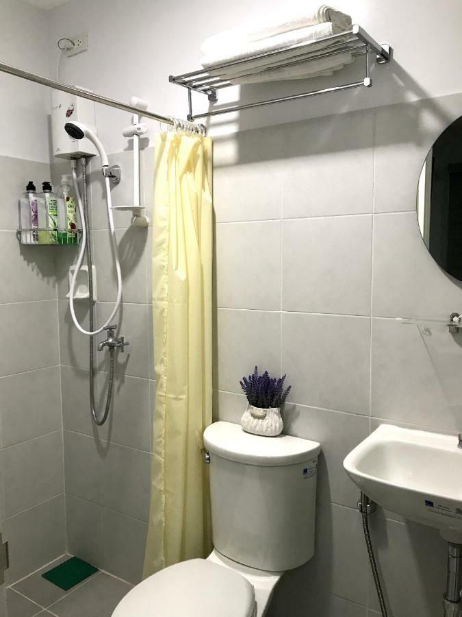 Cozy And Full Service Condo At The Heart Of Bacolod Exterior foto
